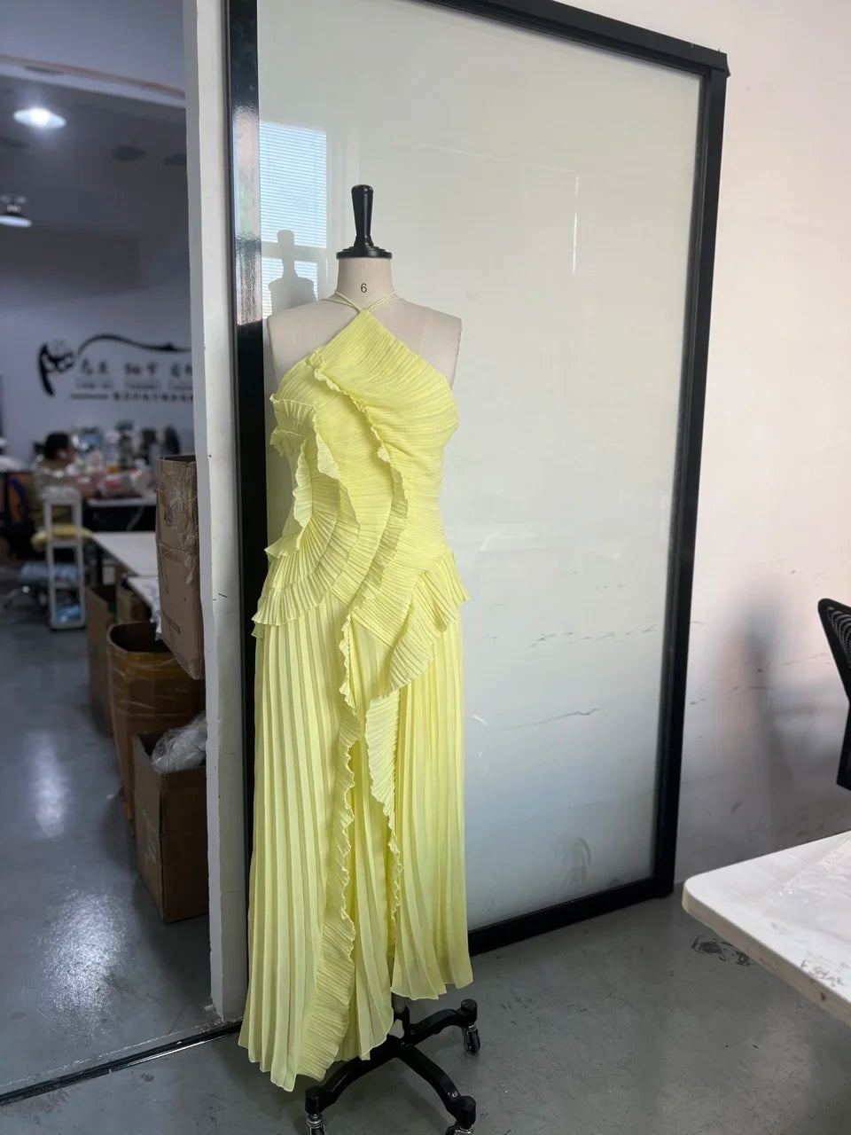 Chic pleated halter neck long vacation dress high quality purple strapless Lotus Edge Maxi Dress 2025 New Lady Vacation Gowns
